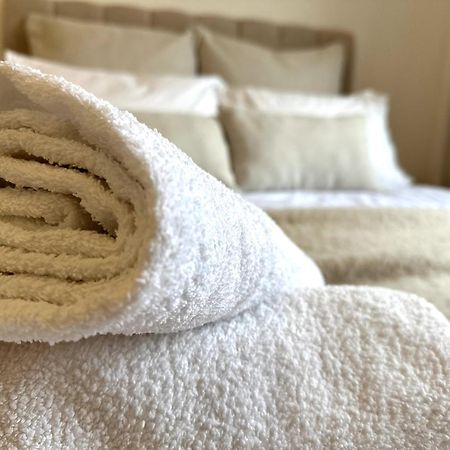 Private Room With En-Suite And Parking In Shared Flat Glasgow Bagian luar foto