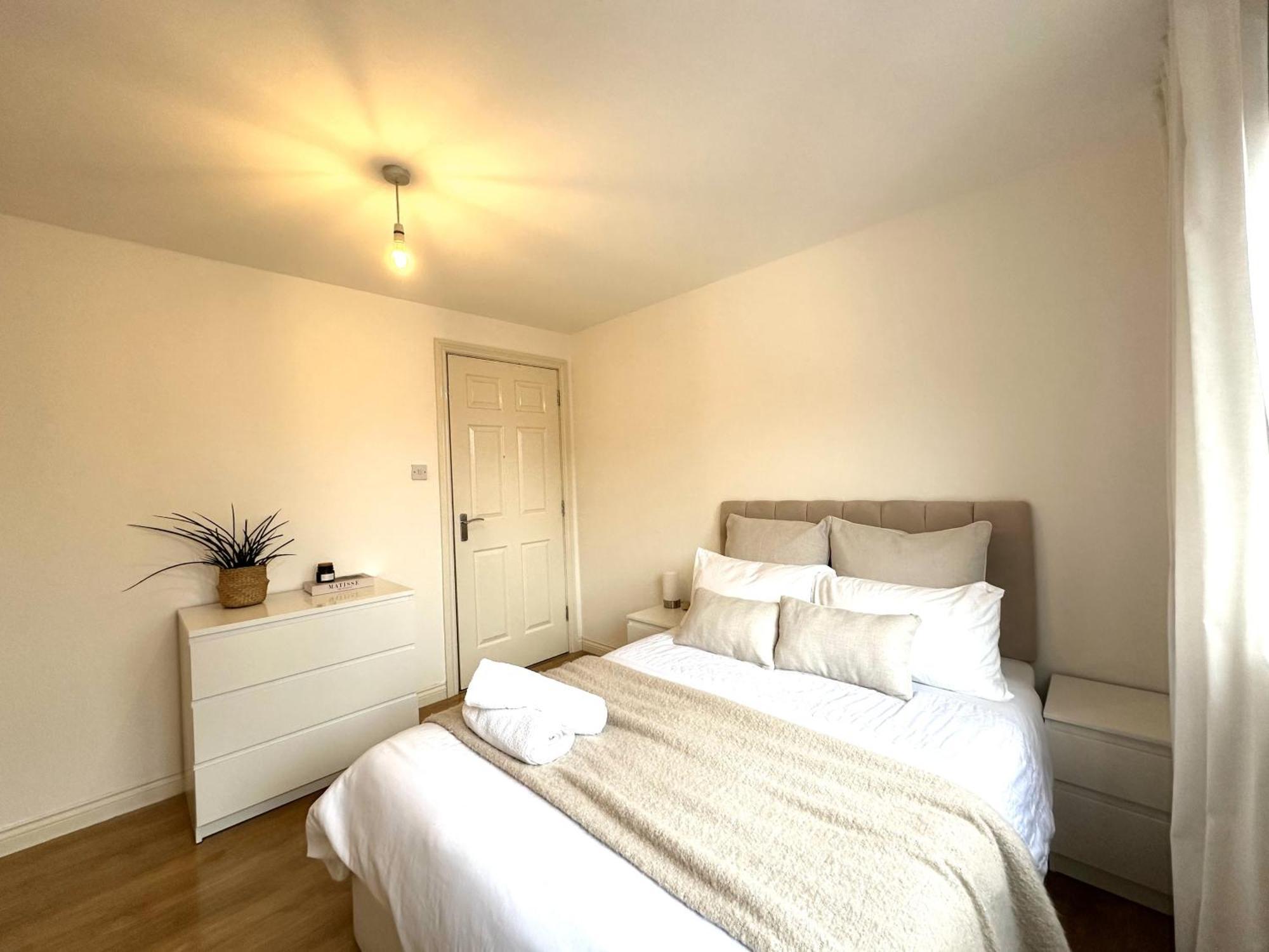 Private Room With En-Suite And Parking In Shared Flat Glasgow Bagian luar foto