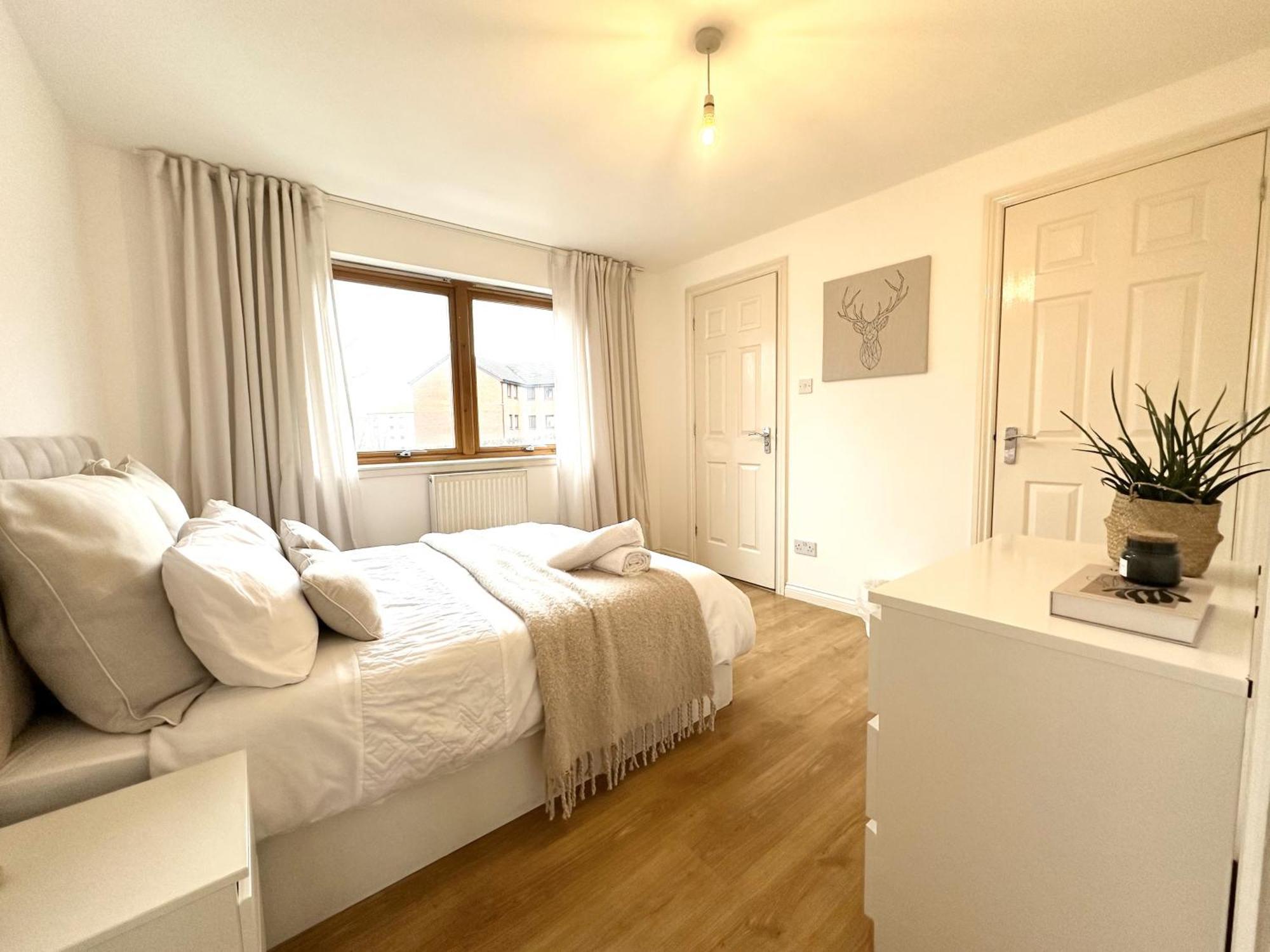 Private Room With En-Suite And Parking In Shared Flat Glasgow Bagian luar foto